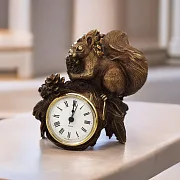 Подарочные бронзовые часы с белочкой и патиной — фотография 1