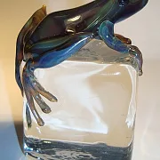 Композиция «Лягушки на кубике» из стекла — оригинальный подарок — фотография 4