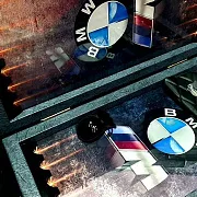 Нарды под стеклом «BMW M5» — красивый подарок — фотография 11