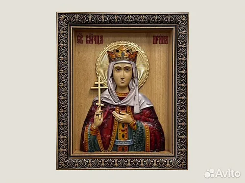 Икона резная из дерева Святая Ирина — необычный подарок