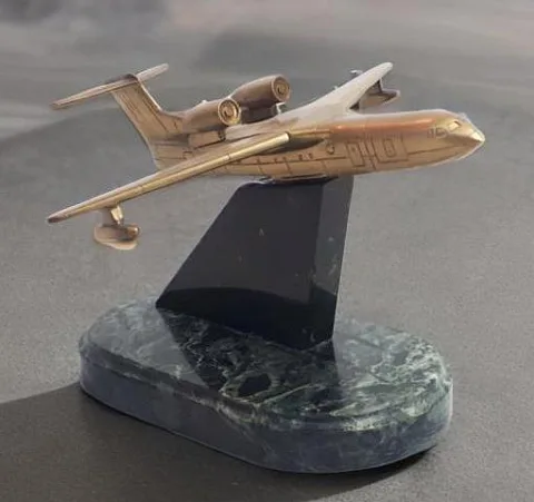 Бронзовая фигурка «Самолет» со змеевиком, 170×160×110 мм — оригинальный подарок