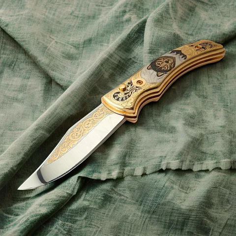 Подарочный позолоченный складной нож «Волк» №2
