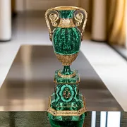 Ваза «Византия» из малахита — оригинальный подарок — фотография 1