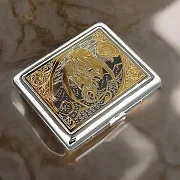 В подарок: Портсигар "Дракон" / на 20 сигарет — фотография 1
