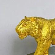 Статуэтка «Тигр на змеевике» из бронзы с позолотой — оригинальный подарок — фотография 6